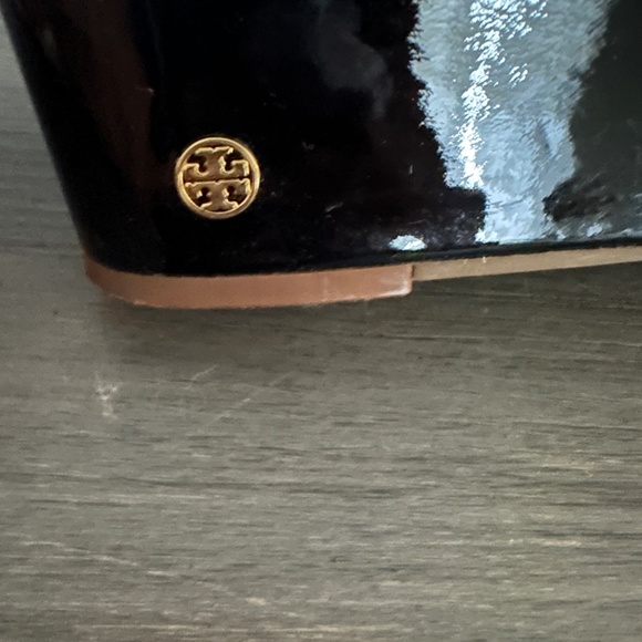 Tory Buch Black Patent Leather Wedge Sandals - Picture 4 of 7